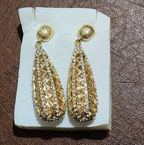 Earrings - Picture 2 of 5